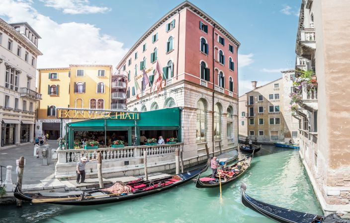 Bonvecchiati, Venice